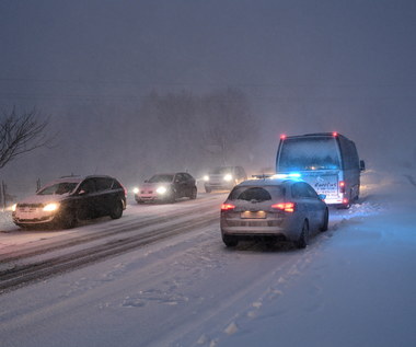 Alert pogodowy dla kierowców. Lód i śnieg na drogach