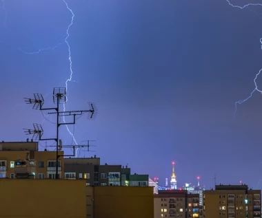 Alert RCB w wielu województwach. "Unikaj otwartych przestrzeni"