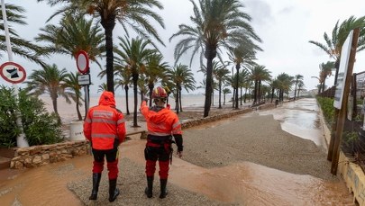 Alerty dla turystów, odwołane loty. Burza Alice atakuje hiszpańskie kurorty