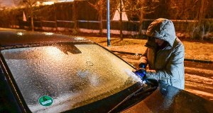 Alerty RCB i IMGW. Gołoledź w większości regionów Polski