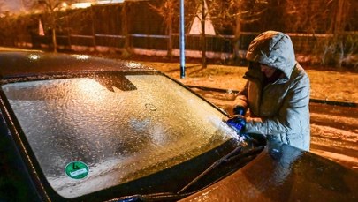 Alerty RCB i IMGW. Gołoledź w większości regionów Polski