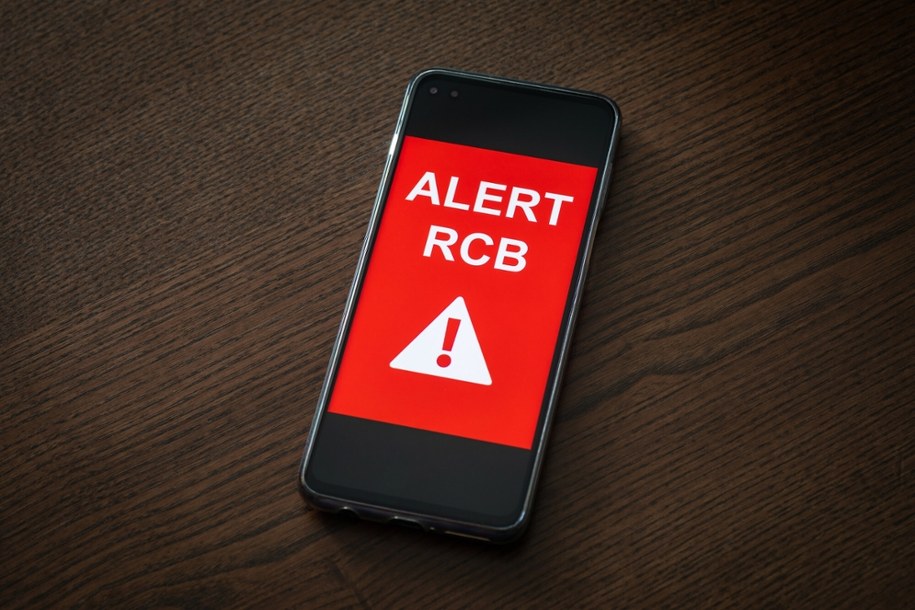 Alerty RCB mogą wzbogacić się o funkcję odwołania /Arkadiusz Ziółek /East News