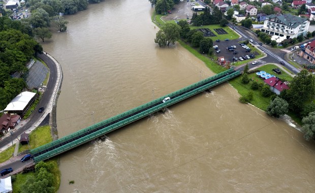 Alerty trzeciego i drugiego stopnia dla kilku województw. Gigantyczne straty po ulewach  [RELACJA]