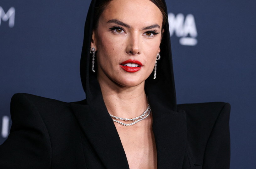 Alessandra Ambrosio przez wielu określana jest mianem najpiękniejszej kobiety na świecie /Collin Xavier/Image Press Agency ABACA/Abaca/East News /East News