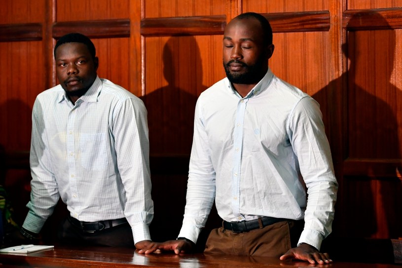 Alex Olaba i Frank Wanyama podczas rozprawy /AFP