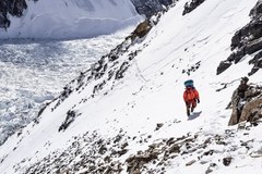 Alex Txikon razem z partnerami w dwa dni wszedł na wysokość 6700 metrów