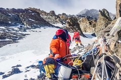 Alex Txikon razem z partnerami w dwa dni wszedł na wysokość 6700 metrów