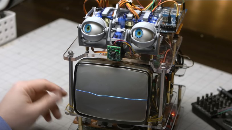 Alexa jako robot z wyłupiastymi oczami to nowy poziom obcowania z asystentem głosowym 