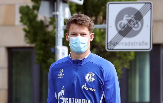 Alexander Nuebel przed treningiem Schalke 04 Gelsenkirchen /Friedemann Vogel /PAP/EPA