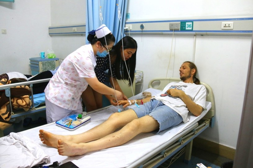 Alexander po 10 dniach trafił do chińskiego szpitala /East News