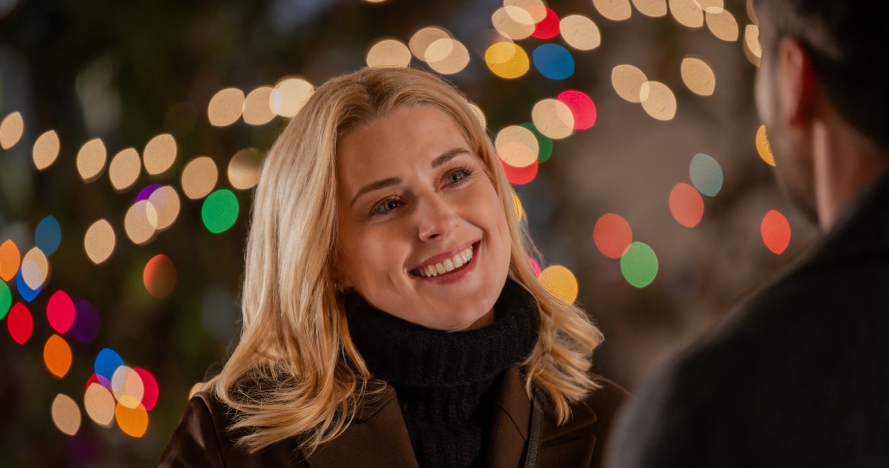 Alexandra Breckenridge w filmie "Miłość w prezencie" /Diyah Pera/Netflix ©2025 /Netflix