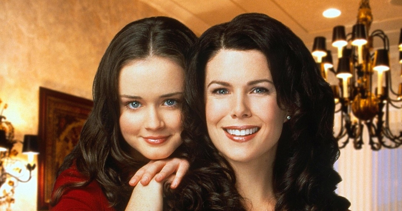 Alexis Bledel i Lauren Graham w serialu "Kochane kłopoty" /CW Network/Courtesy Everett Collection /East News