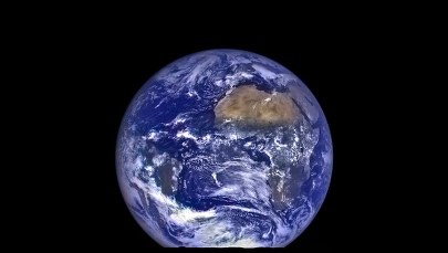 Ależ zdjęcie Ziemi! Prosto znad Księżyca