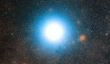 Alfa Centauri. Nasz najbliższy kosmiczny sąsiad. Co o nim wiemy?