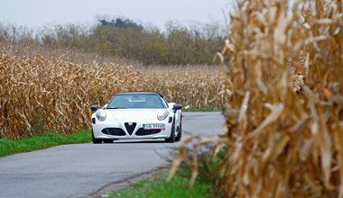 ​Alfa Romeo 4C Spider.  Życie potrafi być piękne...  