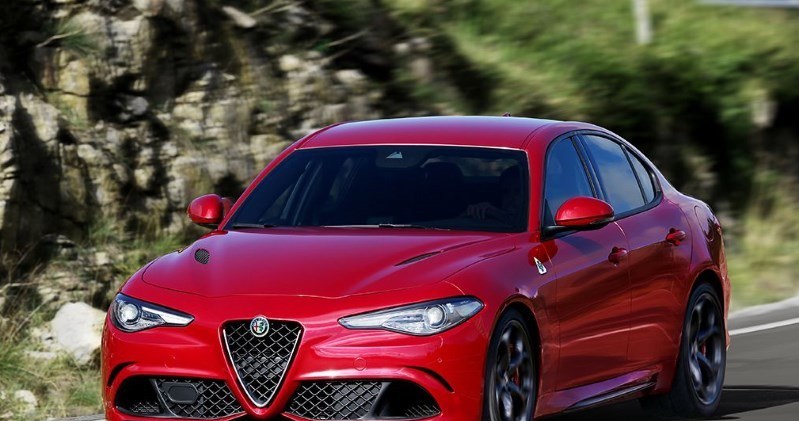 Alfa Romeo Giulia debiutowała w czerwcu 2015, ale wciąż nie trafiła do sprzedaży /Informacja prasowa