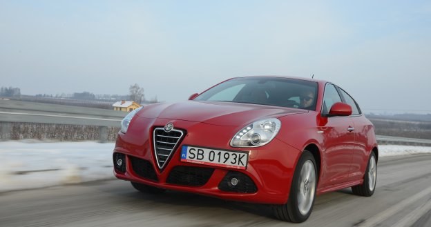 Alfa Romeo Giulietta 1.4 TB LPG Distinctive łączy oszczędność ze sportowym charakterem. /Motor