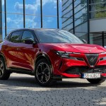 Alfa Romeo Junior Ibrida Q4. Co kryje się pod tą skomplikowaną nazwą?