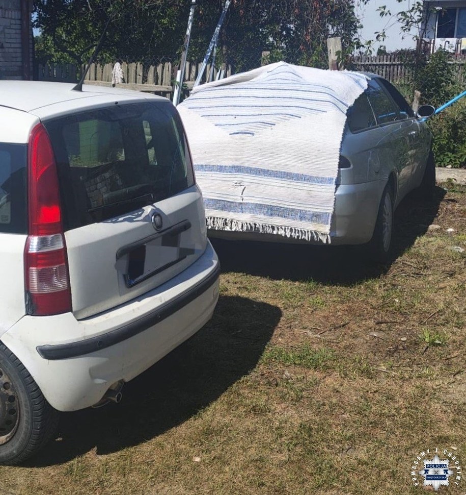 Alfa romeo ukryta pod narzutą /Policja Świętokrzyska /Policja