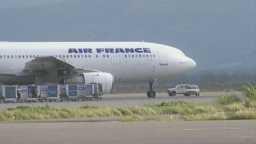 Algierskie służby od razu rozpoznały, że Airbus A300 lotu 8969 został porwany przez terrorystów /Youtube\Wonder\screen\Marcin Jabłoński /materiał zewnętrzny