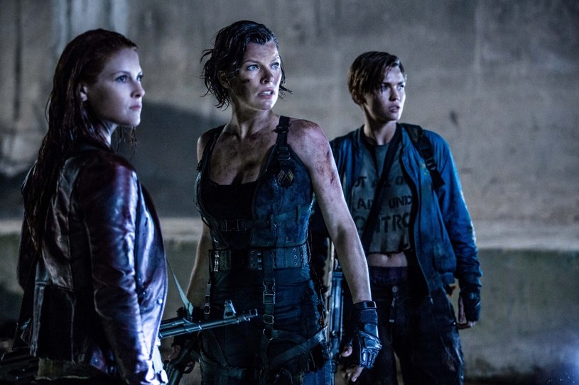 Ali Larter, Milla Jovovich i Ruby Rose w scenie z filmu "Resident Evil: Ostatni rozdział" /materiały prasowe