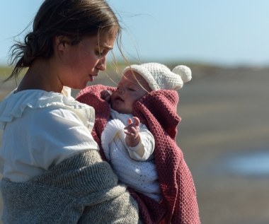 Alicia Vikander (Isabel) w filmie "Światło między oceanami"
