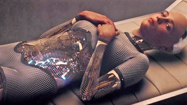 Alicia Vikander jako android Ava w filmie "Ex Machina" /materiały dystrybutora
