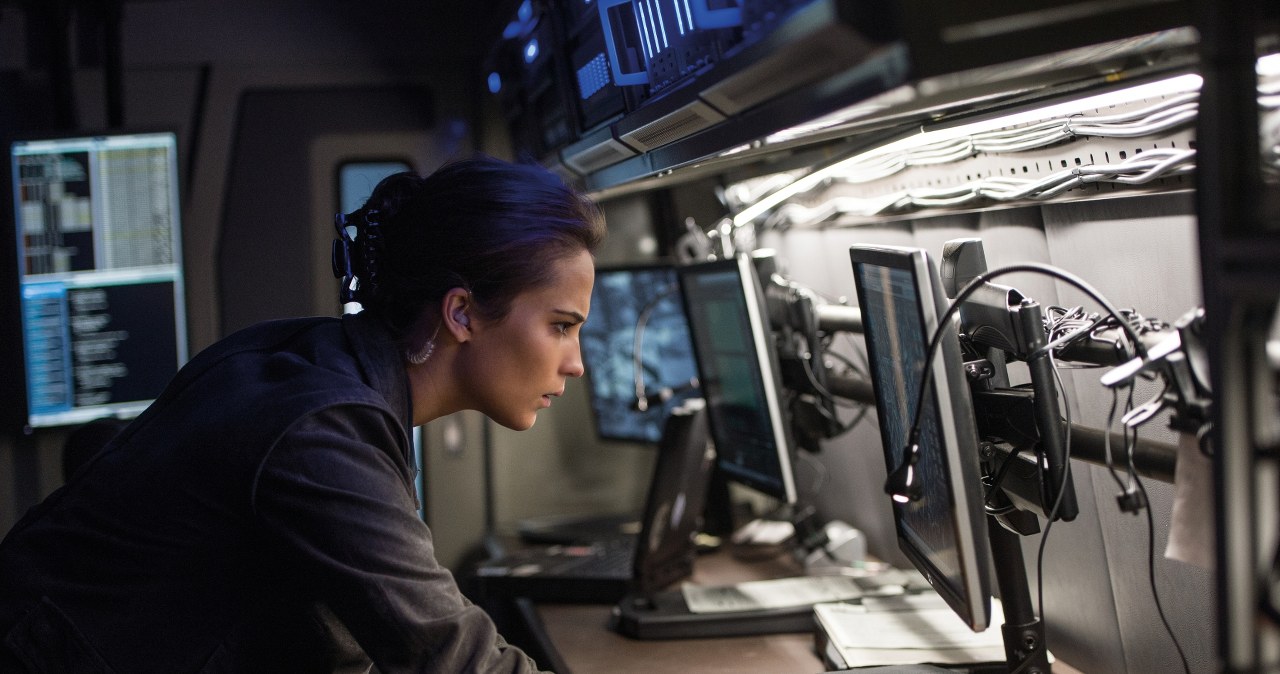 Alicia Vikander w filmie "Jason Bourne" /materiały prasowe