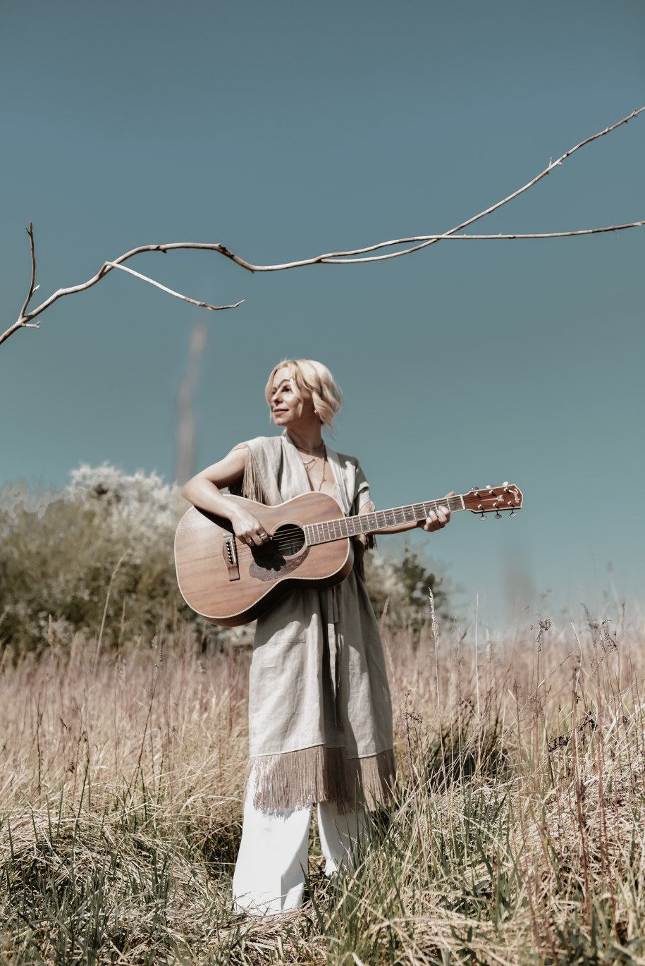 Alicja Janosz - polska piosenkarka, kompozytorka i autorka tekstów /Karolina Świątek /