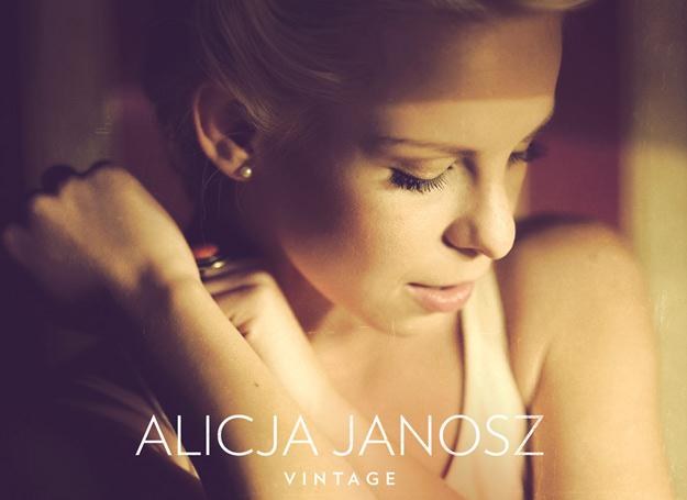 Alicja Janosz zaprezentowała okładkę nadchodzącej płyty "Vintage" /