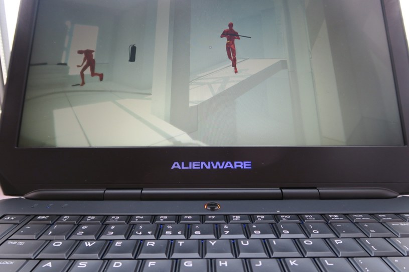 Alienware 15 i SUPERHOT /INTERIA.PL