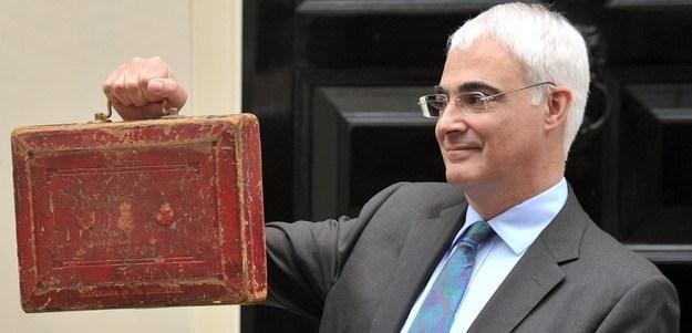 Alistair Darling był brytyjskim ministrem finansów w latach 2007-2010 /AFP