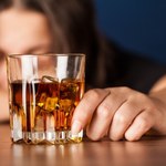 Alkohol bezpośrednią przyczyną raka - nowe badanie nie pozostawia wątpliwości