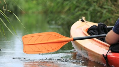 Alkohol i brak kamizelek. Niebezpieczna wywrotka na jeziorze Niegocin