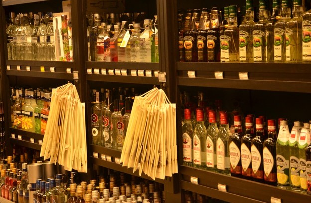 Alkohol na sklepowych półkach /Malwina Zaborowska /Archiwum RMF FM