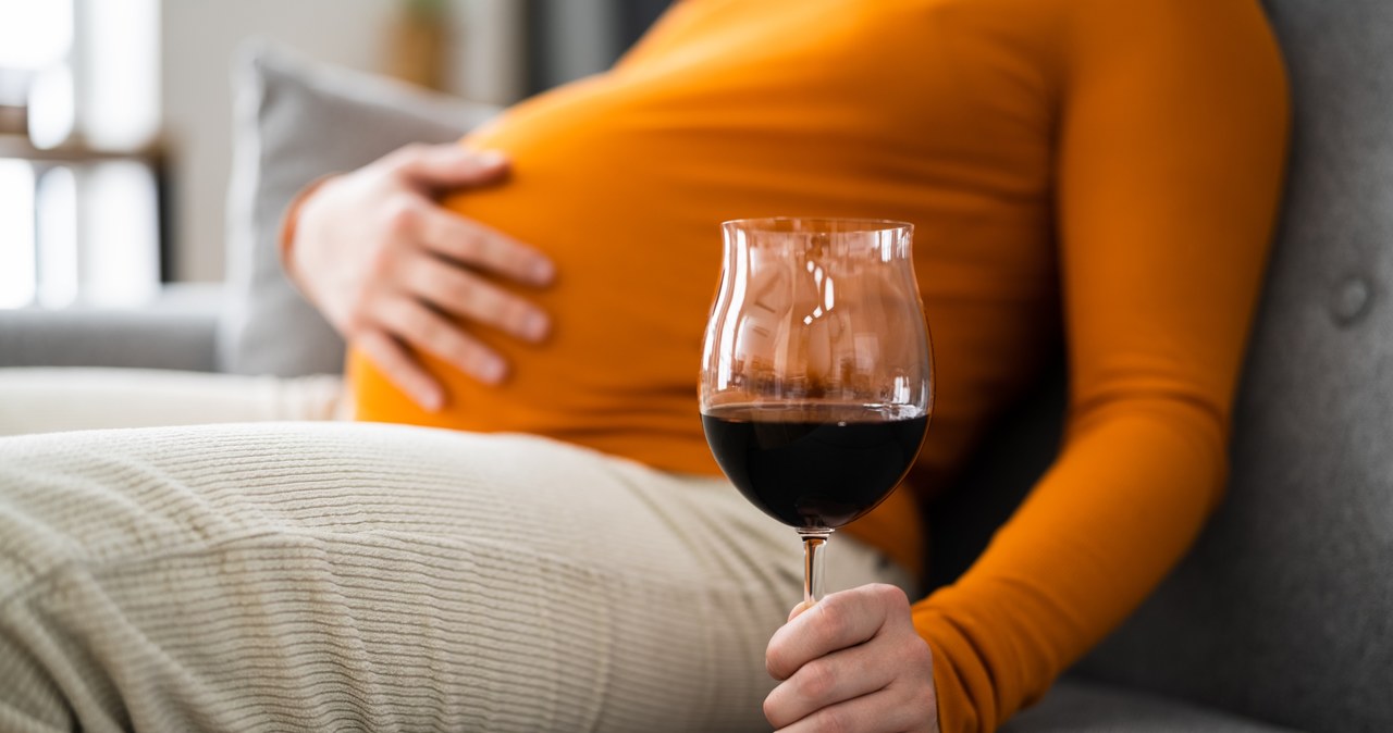 Alkohol w ciąży to zdecydowanie zły wybór /123RF/PICSEL