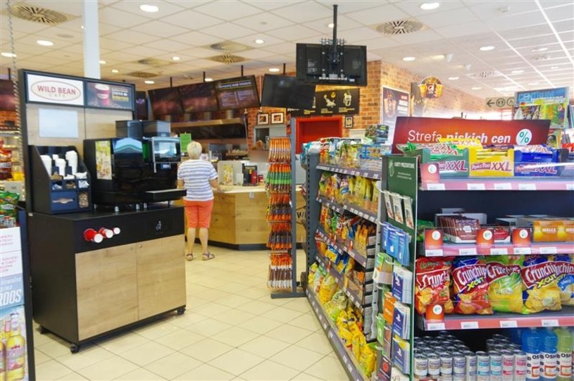 Alkohol wyjedzie ze stacji benzynowych? Resort zdrowia idzie na całość