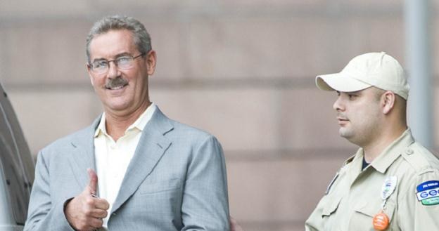 Allen Stanford za oszustwa na 7 mld dolarów trafił za kraty /AFP