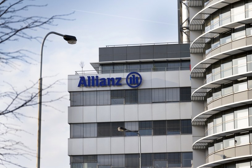 Allianz ogłosił, że wstrzymuje zawieranie nowych umów ubezpieczeniowych w Rosji /123RF/PICSEL