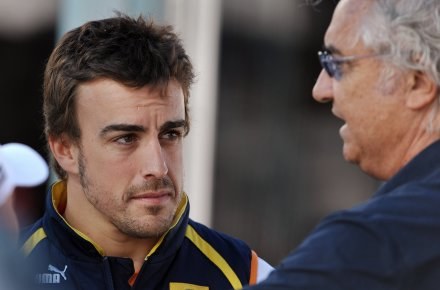 Alonso i Briatore mogą w sezonie 2010 nie pojawić się w Formule 1 /AFP