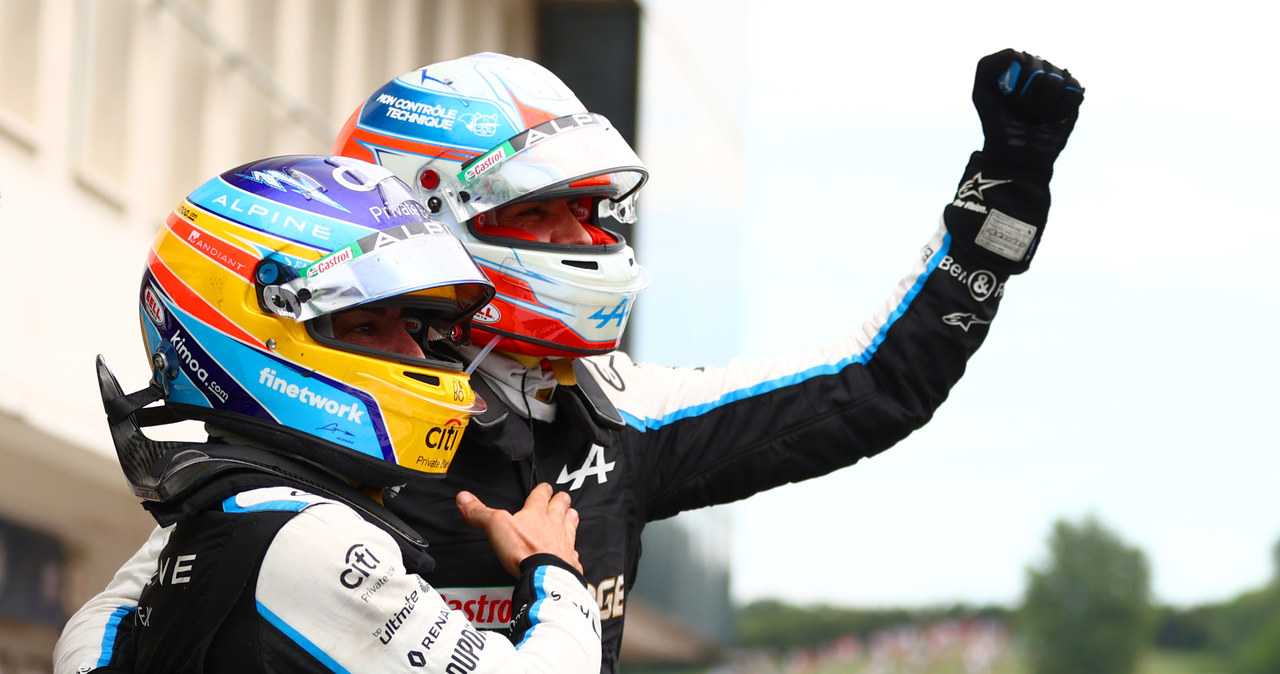 Alonso i Ocon będą kierowcami zespołu Alpine w sezonie 2022 /Getty Images