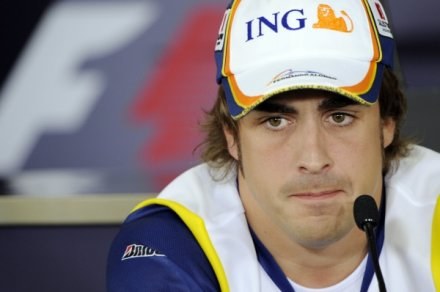 Alonso ma złe wspomnienia związane z McLarenem /AFP
