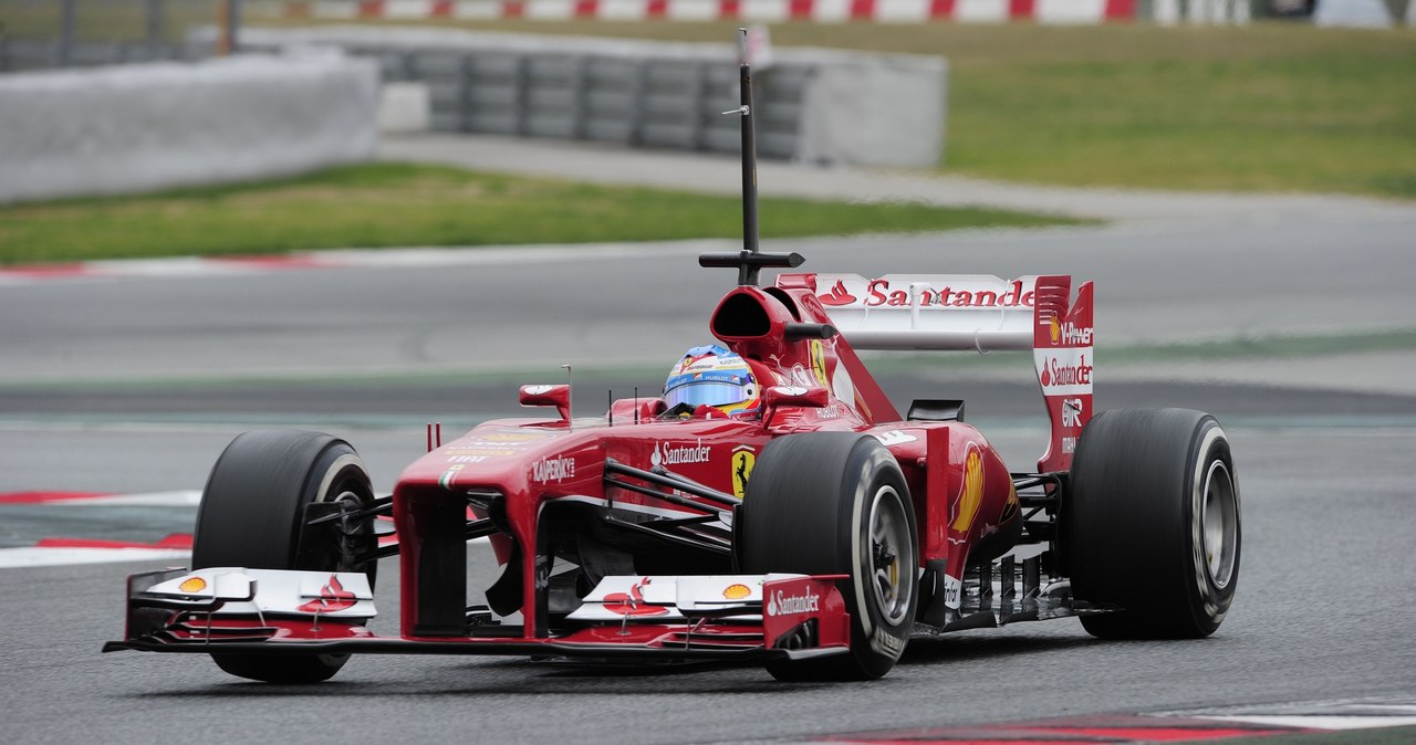 Alonso po raz pierwszy jeździł nowym bolidem Ferrari /AFP