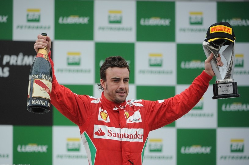 Alonso pozostaje cieszyć się z tytułu wicemistrza /AFP