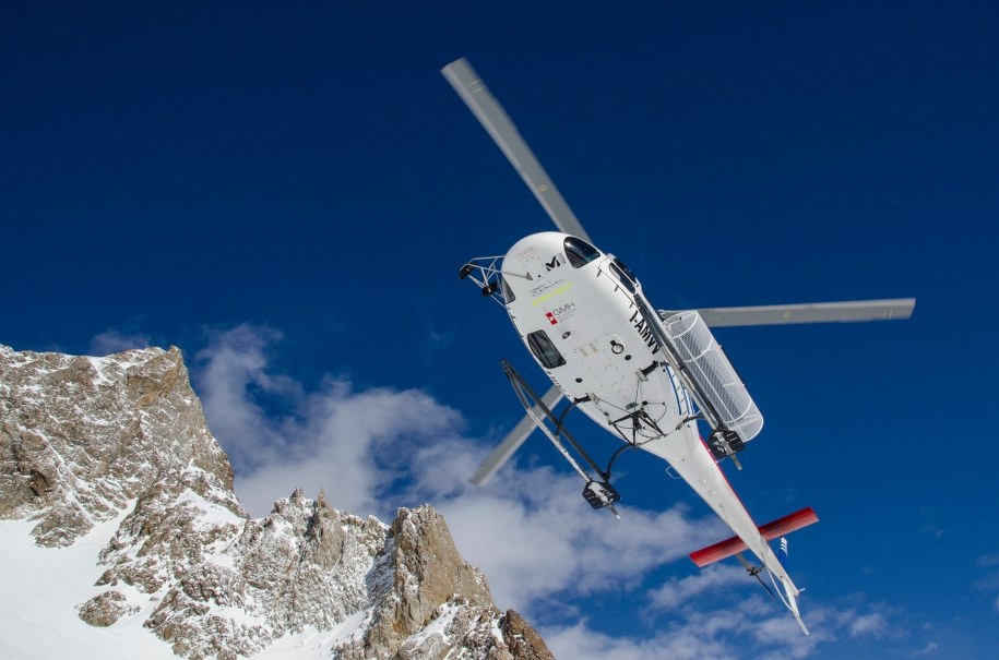 Alpinistę ewakuowano śmigłowcem /DPA/Udo Bernhart    /PAP