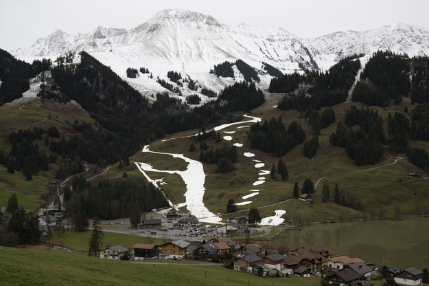 Alpy w ostatnim dniu 2022 roku /ANTHONY ANEX /PAP/EPA