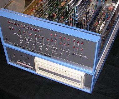 Altair 8800 SuperStar - pierwszy komputer osobisty