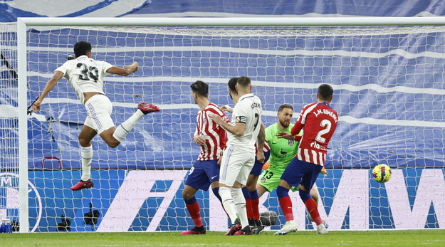 Álvaro Rodríguez strzelający gola Atlético Madryt /Rodrigo Jimenez /PAP/EPA