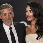 Amal Clooney ma 43 lata i zachwyca formą. Oto jej sekret!