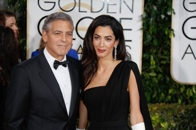 Amal Clooney z mężem Georgem Clooneyem przed ceremonią rozdania Złotych Globów /Hubert Boesl (PAP/DPA) /PAP/EPA